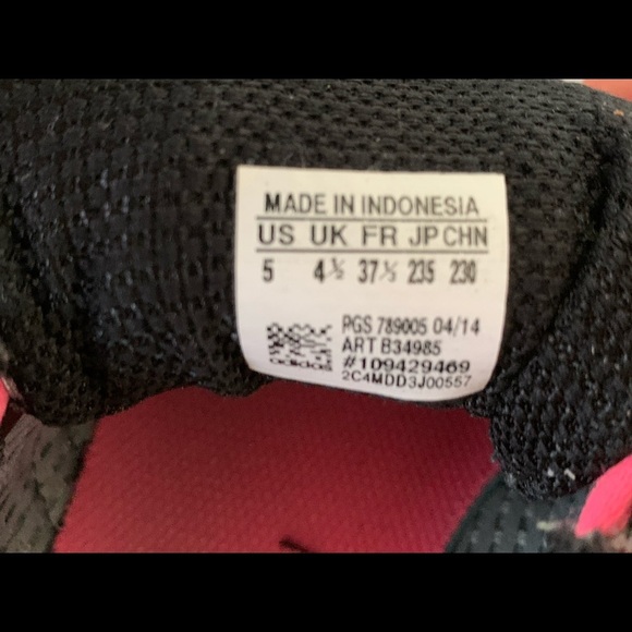 Adidas Shoes - Picture 8 of 8